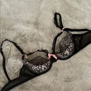 Victoria's Secret Black & Pink Bow Push-Up Bra Dream Angels Balconet 32D Cut Out